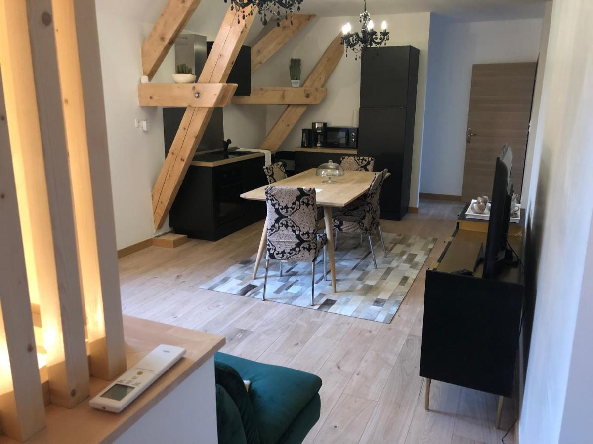 Chambres Au Chateau Du Mouillat Saint-Clair-de-la-Tour Ngoại thất bức ảnh