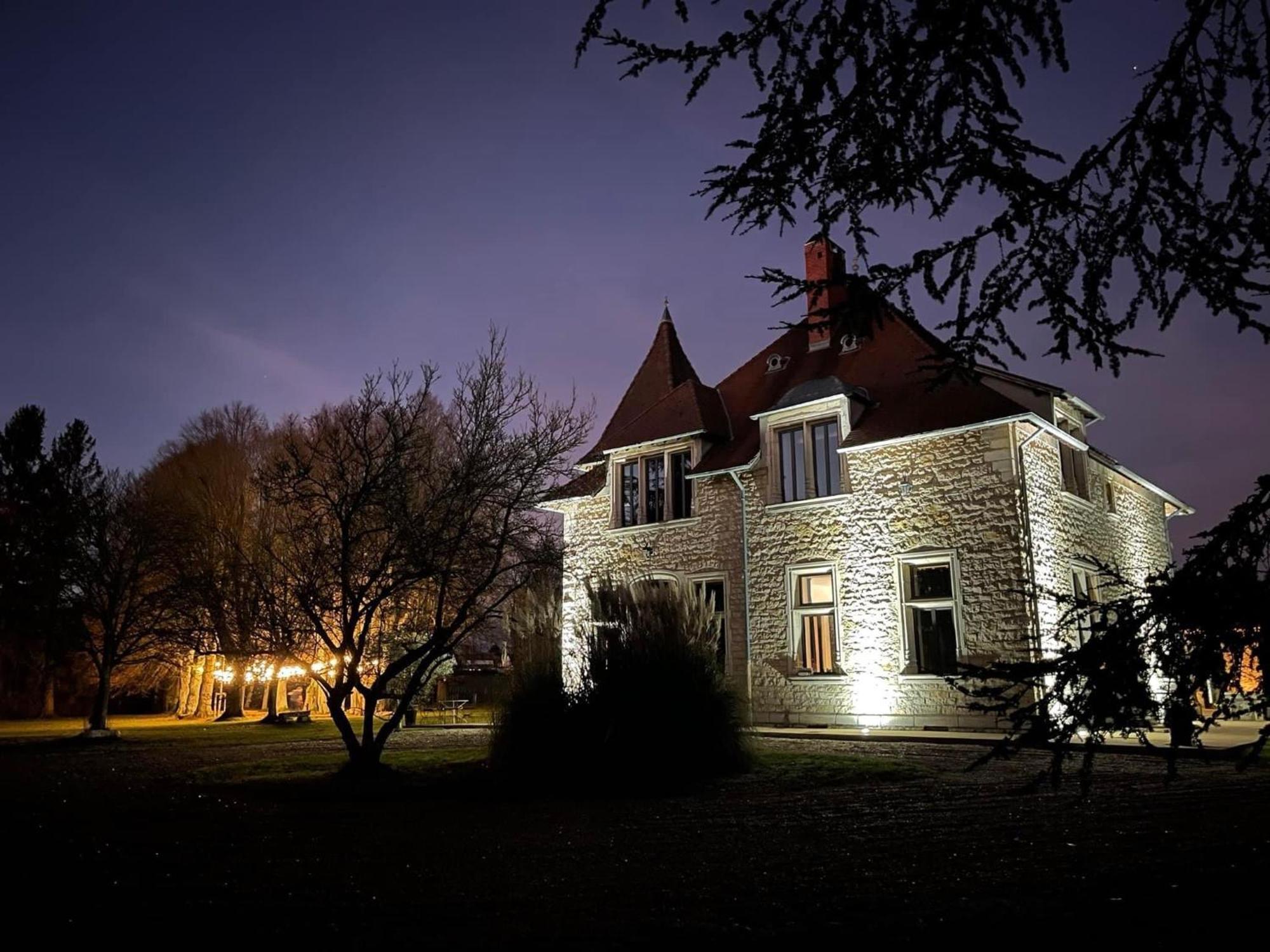 Chambres Au Chateau Du Mouillat Saint-Clair-de-la-Tour Ngoại thất bức ảnh